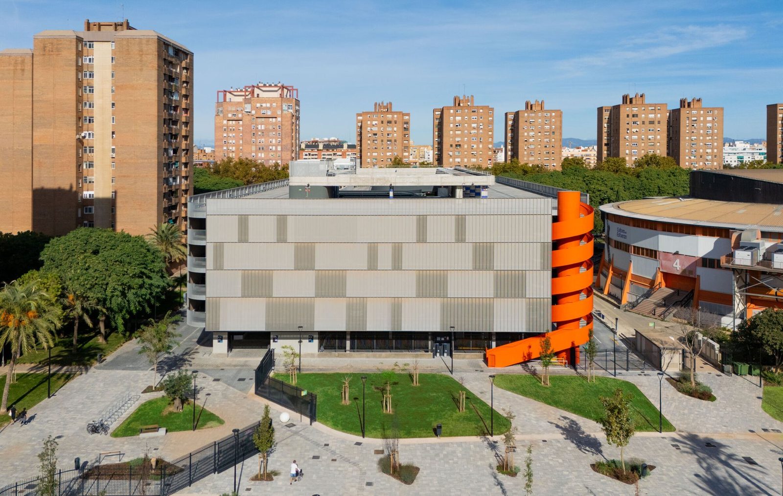 Parking General del Roig Arena terminado junto al pabellón